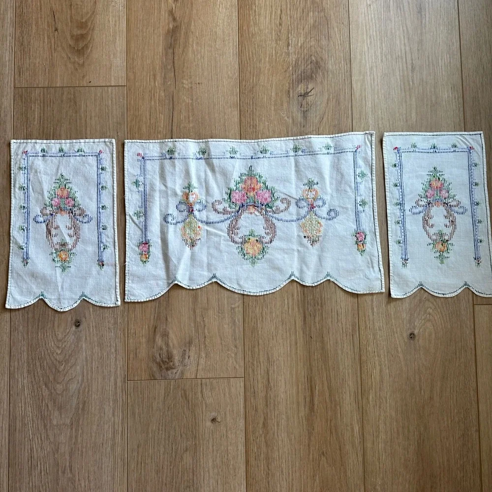 VTG Antimacassar Cross Stitch Vanity Linens 3pc Set Floral Scalloped White Linen